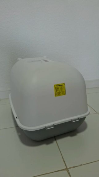 Arenero cubierto para gatos