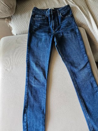 Pantalón vaquero. Talla S