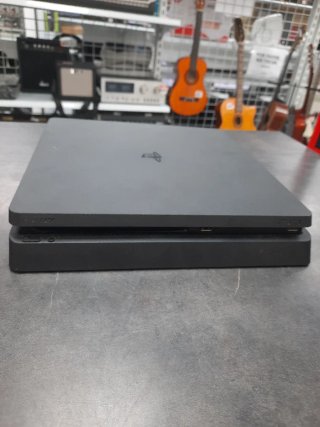PS4 1TB Negra con Mando y Cables