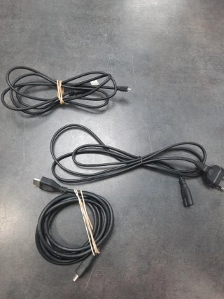 PS4 1TB Negra con Mando y Cables