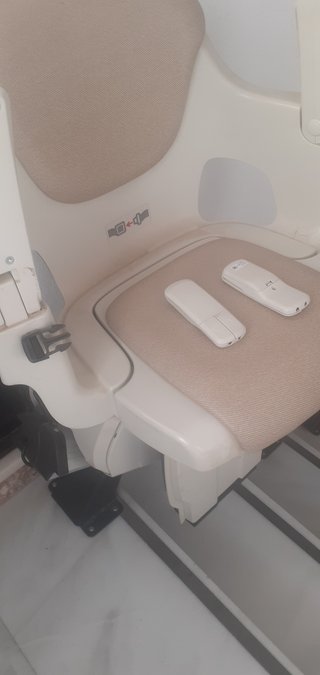 Silla salvaescaleras Vilber Beige