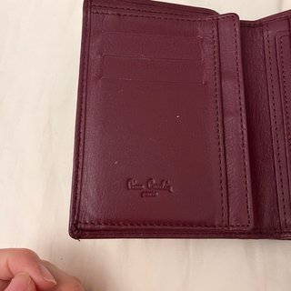 Cartera de mujer morada o burdeos Pierre Cardin