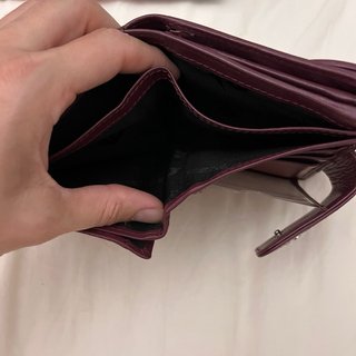 Cartera de mujer morada o burdeos Pierre Cardin