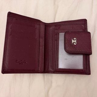Cartera de mujer morada o burdeos Pierre Cardin