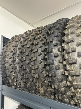 Neumático Enduro 90/90/21
