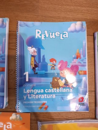 Ciencias Sociales. 1 Primaria. Revuela. Comunid...
