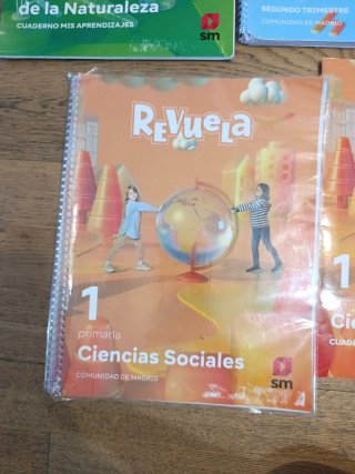 Ciencias Sociales. 1 Primaria. Revuela. Comunid...