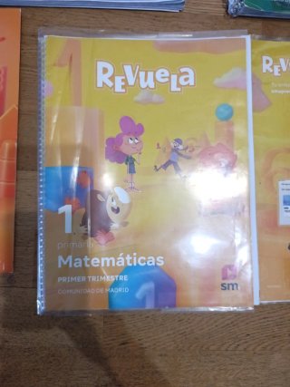 Ciencias Sociales. 1 Primaria. Revuela. Comunid...