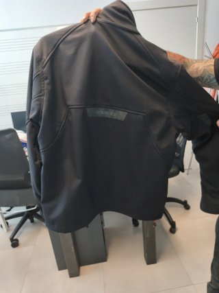 Chaqueta de moto ONBOARD negra y naranja