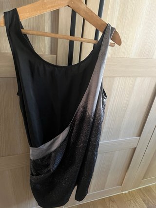 Abito Guess nero con dettagli grigi