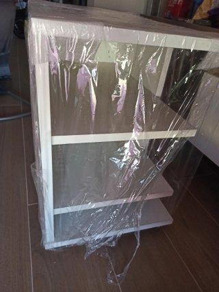 Mesa auxiliar blanca