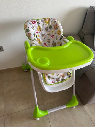 Trona de bebé con estampado infantil