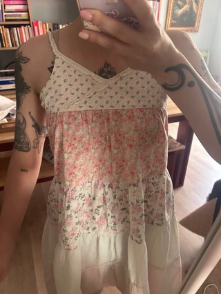Vestido patchwork floral rosa y blanco