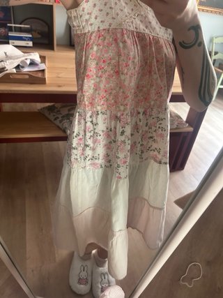 Vestido patchwork floral rosa y blanco