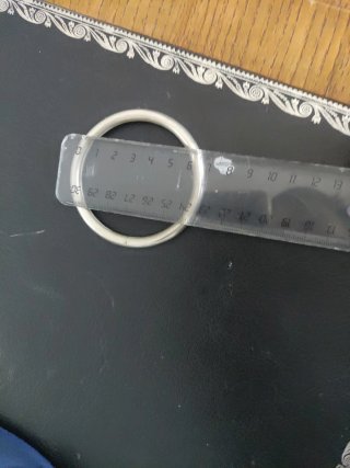Bracciale rigido  Argento diametro circa 7 cm.