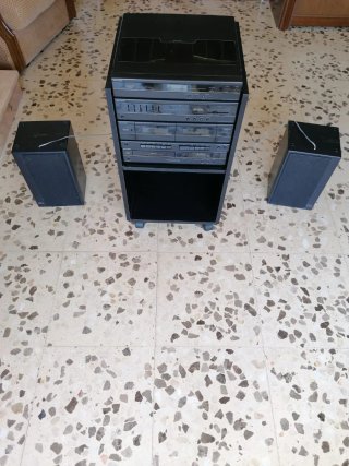 Equipo Sharp vintage completo con altavoces