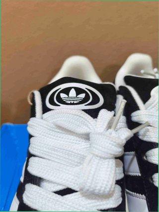 Adidas Campus Talla 39 Negras y Blancas