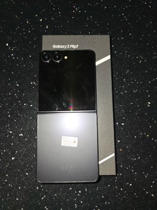 Samsung Galaxy Z Flip 7 Negro