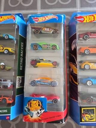 5 Cajas Hot Wheels