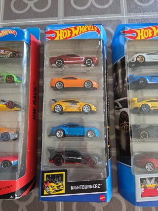 5 Cajas Hot Wheels