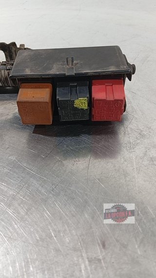 CAJA RELES / FUSIBLES Opel Meriva (2003->)