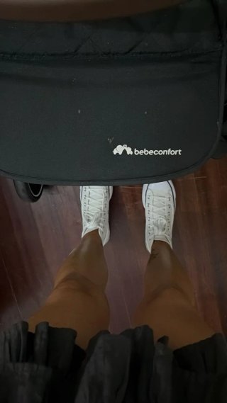 Carrito de bebé gris