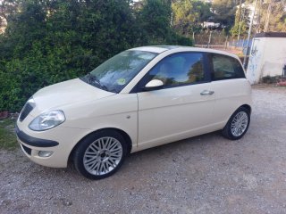 Lancia Ypsilon