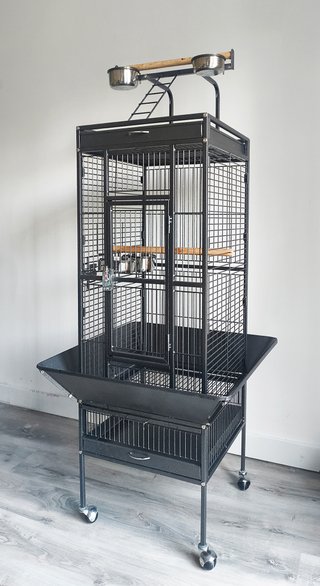 Jaula para loro/pájaro negra