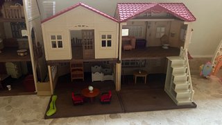 Casa Sylvanian Families con accesorios