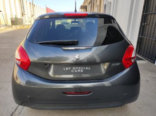 Peugeot 208 1.2i