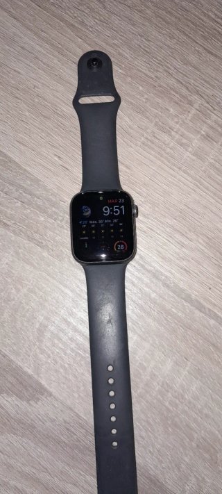 iPhone 15 128gb + iwatch series 5