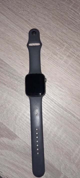iPhone 15 128gb + iwatch series 5