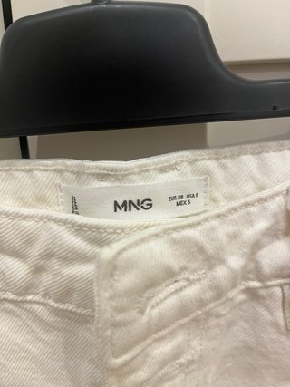 Pantalón vaquero blanco Mango