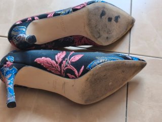 Zapatos tacón Zara bordados talla 40