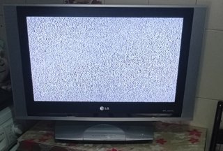 TV LG 26 pulgadas no es smart tv no lleva mando