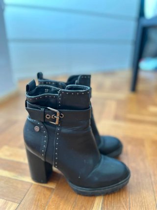 Zapatillas Vans SK8-Hi Negras y Blancas