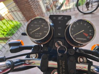 Honda CB250 Two-Fifty Naked