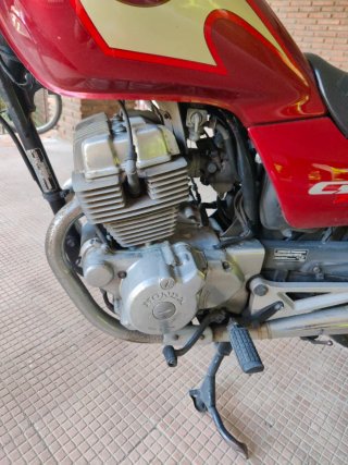 Honda CB250 Two-Fifty Naked