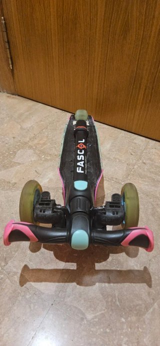 Patinete infantil 3 ruedas con luz