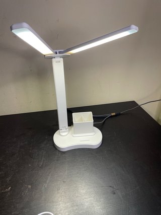 Lámpara de escritorio LED o flexo
