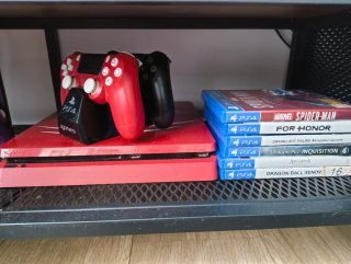 PS4 Edición Especial Spiderman Roja