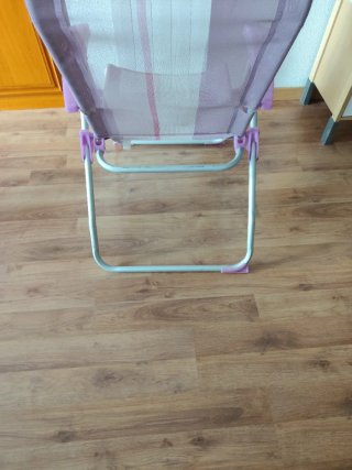 Silla de playa plegable púrpura y beige