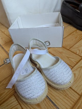 Sandalias esparto plateadas niña