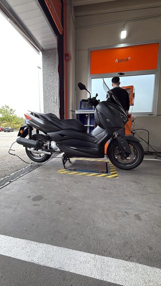 Yamaha XMAX 125 Scooter Negro