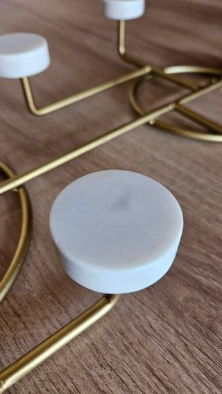 Perchero Maison du Monde dorado con mármol blanco