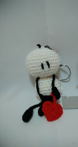 Porta-chaves boneco crochet coração