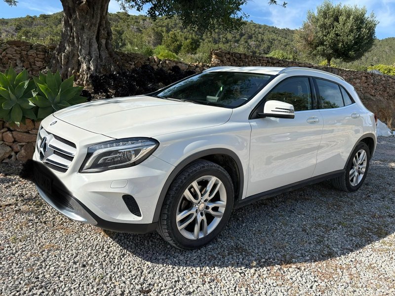 Mercedes-Benz GLA 2015 - foto 1