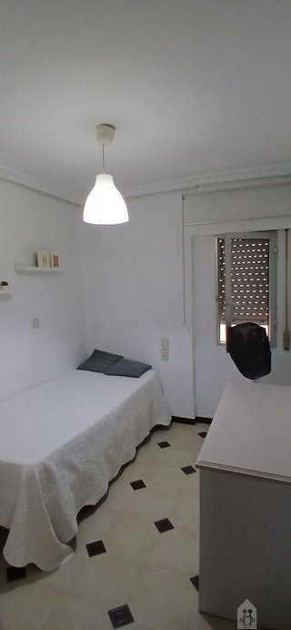 Piso en alquiler en Cruz Roja en Sevilla
