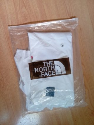 T-shirt The North Face Bianca Taglia M
