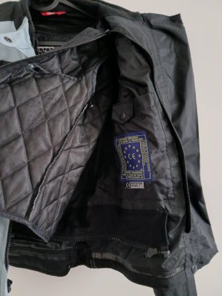 Chaqueta Moto DXS y casco Scorpion EXO